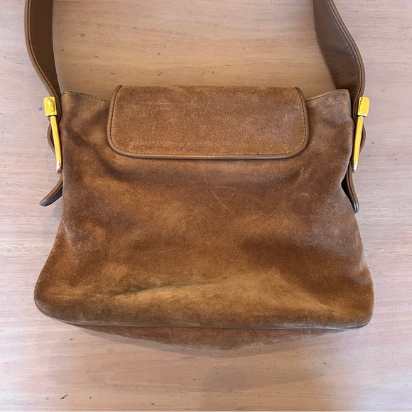 Heritage Vintage: Gucci Light Beige Suede '1973 Collection' Shoulder Bag - Picture 5 of 12